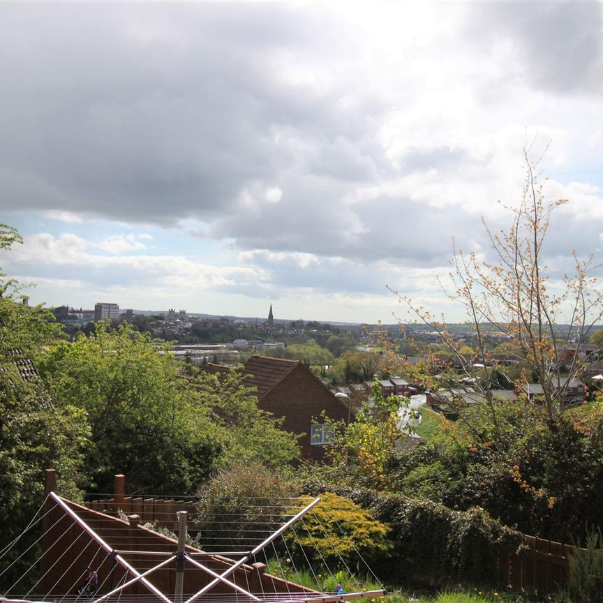 Two bed terraced house to rent in Farm Hill, Exeter, EX4 - Photo 1