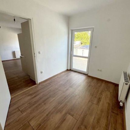 Vier Zimmerwohnung mit Terrasse in Frohsdorf! - Foto 1