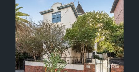 Furnished art deco brilliance in prime location - Photo 2