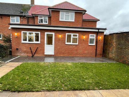 6 bedroom detached house to rent - Photo 5