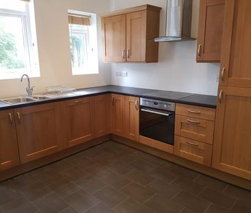 3 bedroom semi-detached house to rent - Photo 6