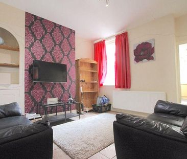4 bedroom terraced house to rent - Photo 1