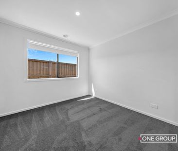 MODERN 4-BEDROOM HOME! - Photo 1