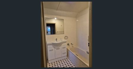 PERIOD HOME IN CENTRAL LOCATION - Photo 3