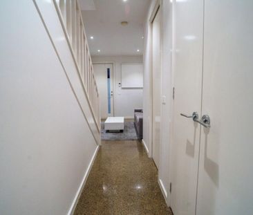 Yarraville - Photo 1