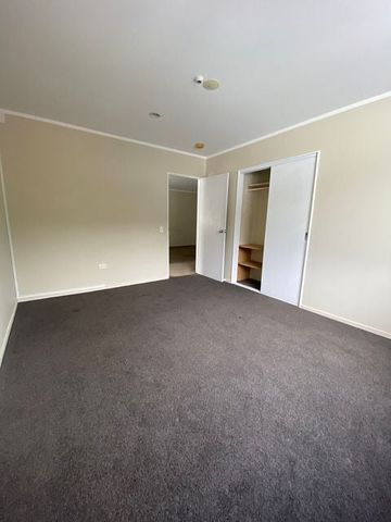 Easy living in Tawa - Photo 2