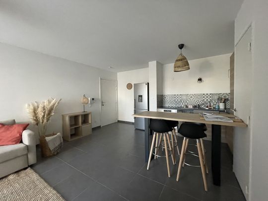 Location Appartement 2 pièces 43m² BANDOL 83150 - Photo 1