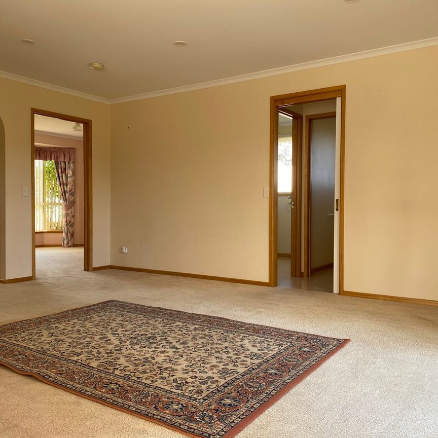 LOW MAINTENANCE LIVING IN CENTRAL LOCATION - Photo 1