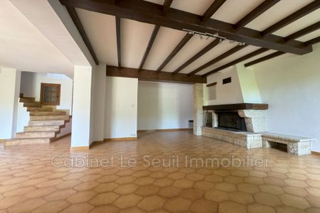 Location Maison 5 pièces 158m² SAIGNON 84400 - Photo 3