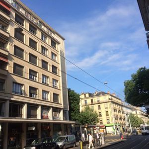 Charmant appartement de 3.5 pièces en attique avec terrasse - Photo 3