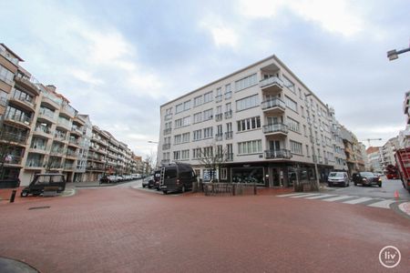 GEMEUBELD - Aangenaam appartement vlakbij het strand en het bruisende Rubensplein. - Foto 3