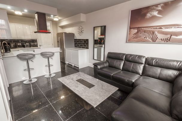 Kensington, Kensington. - Photo 1