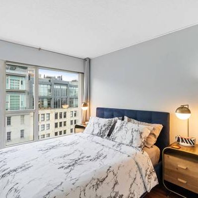 Vancouver Downtown*Furnished* Room available- from Jan 1 - Photo 1