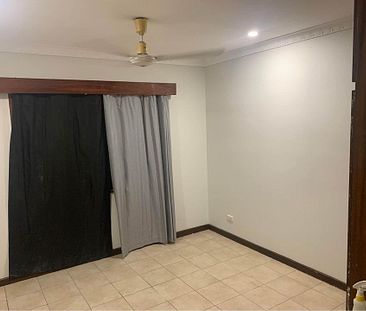 3-bedroom shared house, Vitex Ct - Photo 2