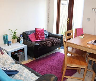 4 bedroom property to rent - Photo 2