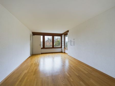 Generous 3.5-room terrace apartment in Bülach - Photo 2