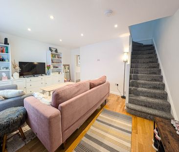 3 Bed Terraced House, Montague Road, SW19 - Photo 1