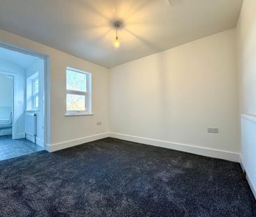 2 bedroom end of terrace house to rent - Photo 5