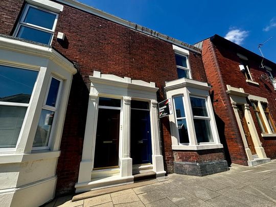 2 bedroom house to rent - Photo 1