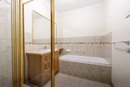 19 Vincent Drive, South Morang - Photo 5