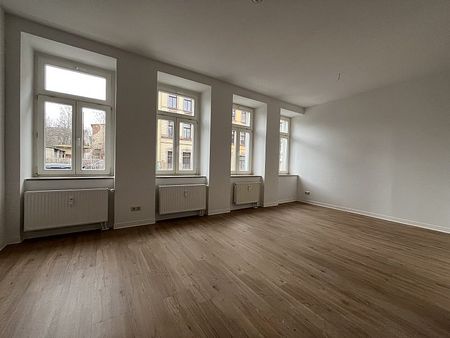 . . . ERSTBEZUG, 5 RÄUME, 2 BÄDER, BALKON, STELLPLATZ, UNI-NÄHE, . . . - Photo 3