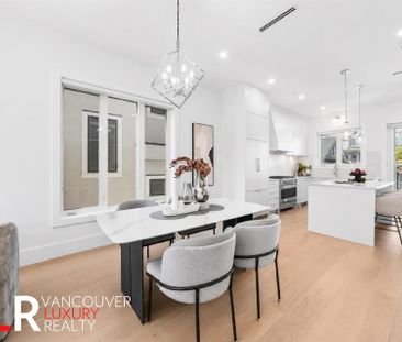 Townhouse in Vancouver West Side, BC - Photo 3