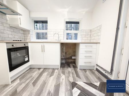 2 bedroom terraced house to rent - Photo 4