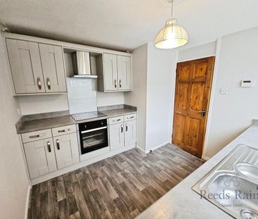 3 bedroom end of terrace house to rent - Photo 3