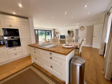 4 bedroom detached bungalow to rent - Photo 3