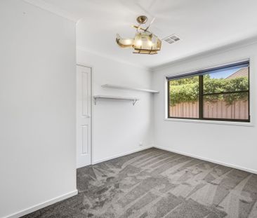 31 Esmond Avenue, Jerrabomberra - Photo 6