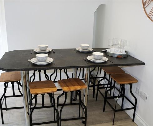 Room 7, 35 Mill Road, Cambridge - Photo 1