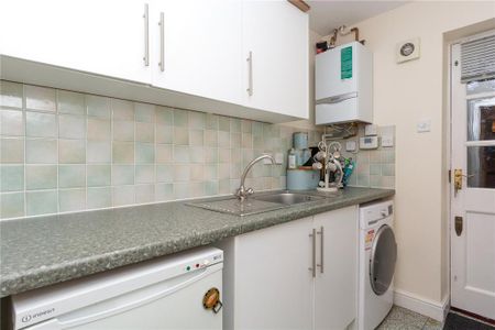 4 bedroom terraced house to rent - Photo 2