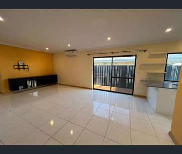 27 Archer Street, Pearsall, WA 6065 - Photo 3