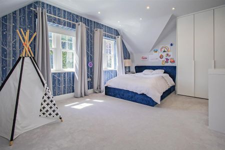 6 bedroom detached house to rent - Photo 4