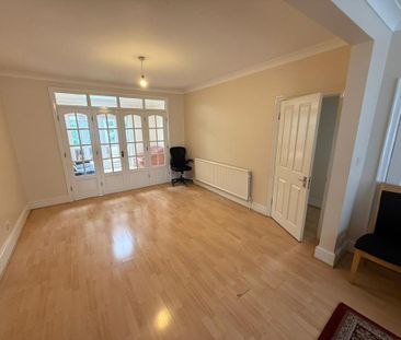 3 bedroom semi-detached house to rent - Photo 3