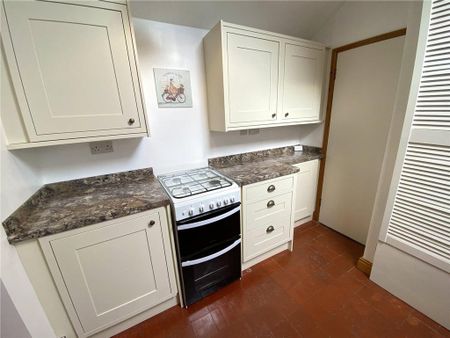 2 bedroom terraced house to rent - Photo 5