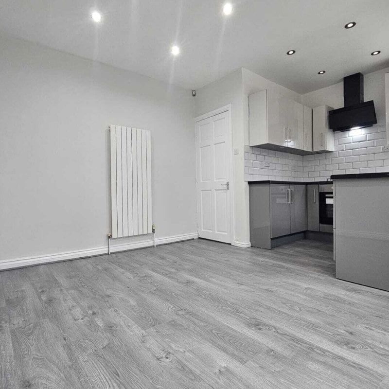 Calshot Road - Photo 1