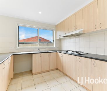 7 Ashmore Avenue, Narre Warren South VIC - Photo 4