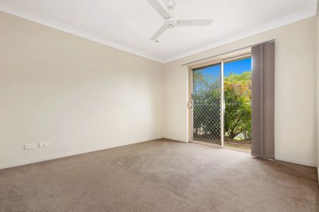Spacious & Modern 3-Bedroom Home Opposite Parkland - Photo 3