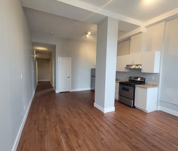 For Lease - 19 Dunlop Street Unit# 203, Barrie, Ontario - Photo 5