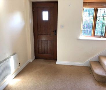 2 bedroom character property to rent - Photo 6