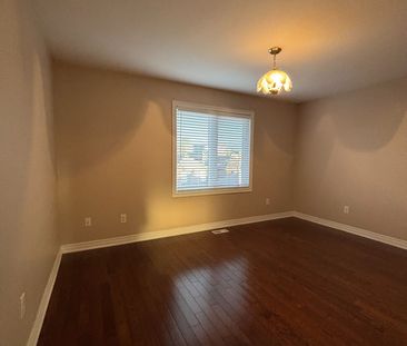 For Lease - 23A Yarrow Road, Toronto, Ontario - Photo 3