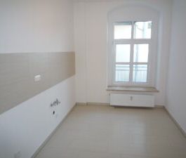 Bergstr. 9, Wohnung 1 ~~~ Balkon, Haus mit Aufzug, Bad mit Wanne und Dusche, Gäste-WC, Abstellraum, Pkw-Stellplatz - Photo 4