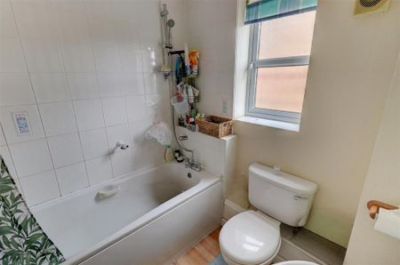 2 bedroom detached house to rent - Photo 3