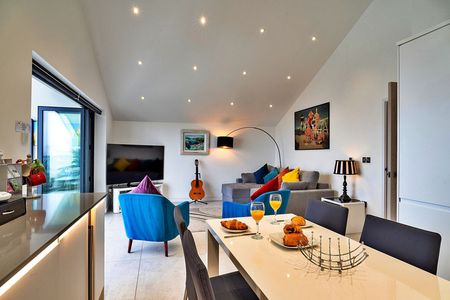 Bitton Avenue - Photo 3