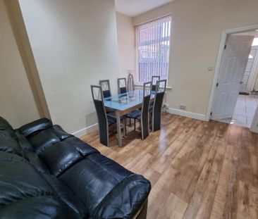 4 bedroom terraced house to rent - Photo 4