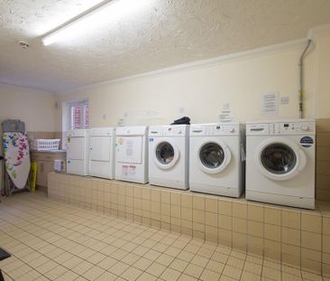 New Hall Lodge, Sutton Coldfield - Photo 3