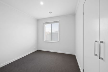 70 Canopy Ave, Alfredton VIC 3350 - Photo 5