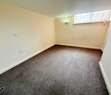 Sherborne Road, Yeovil, Somerset - Photo 3