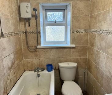 4 bedroom terraced house to rent - Photo 5